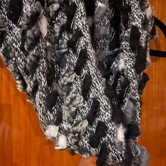 Nordstrom Infinity Scarf with faux fur by Collection Eighteen. - Picture 5 of 7